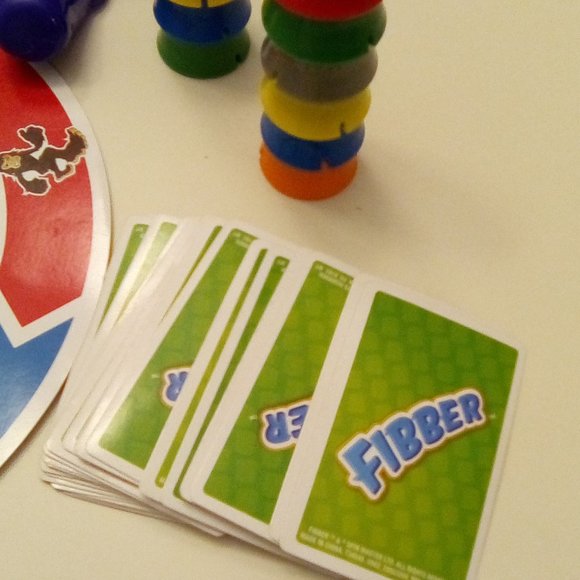 Spin Master Fibber game Ages 7+ Family game Tutoring Therapy reinforcer - Picture 2 of 4